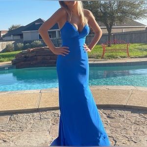 Size 4 Sherri Hill prom dress.